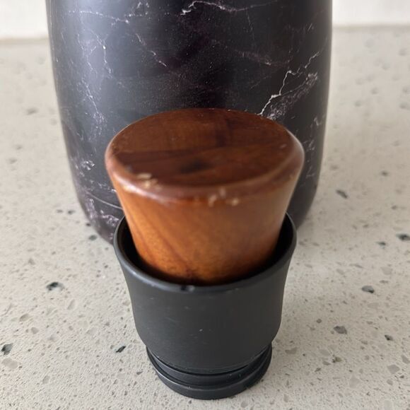 Manna Carafe 50 oz Marble Matte Double Wall Vacuum Insulated Stainless Steel GUC - Picture 4 of 9